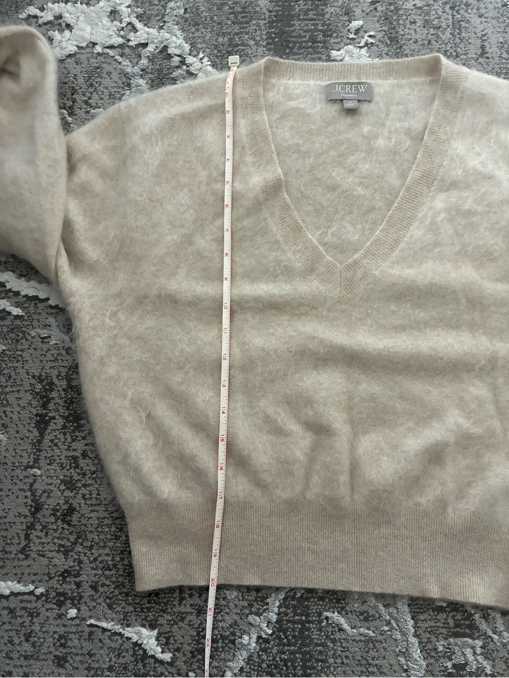 J. Crew Brushed 100% cashmere V-neck sweater Sz Medium Color ivory Heather Linen - Picture 4 of 7